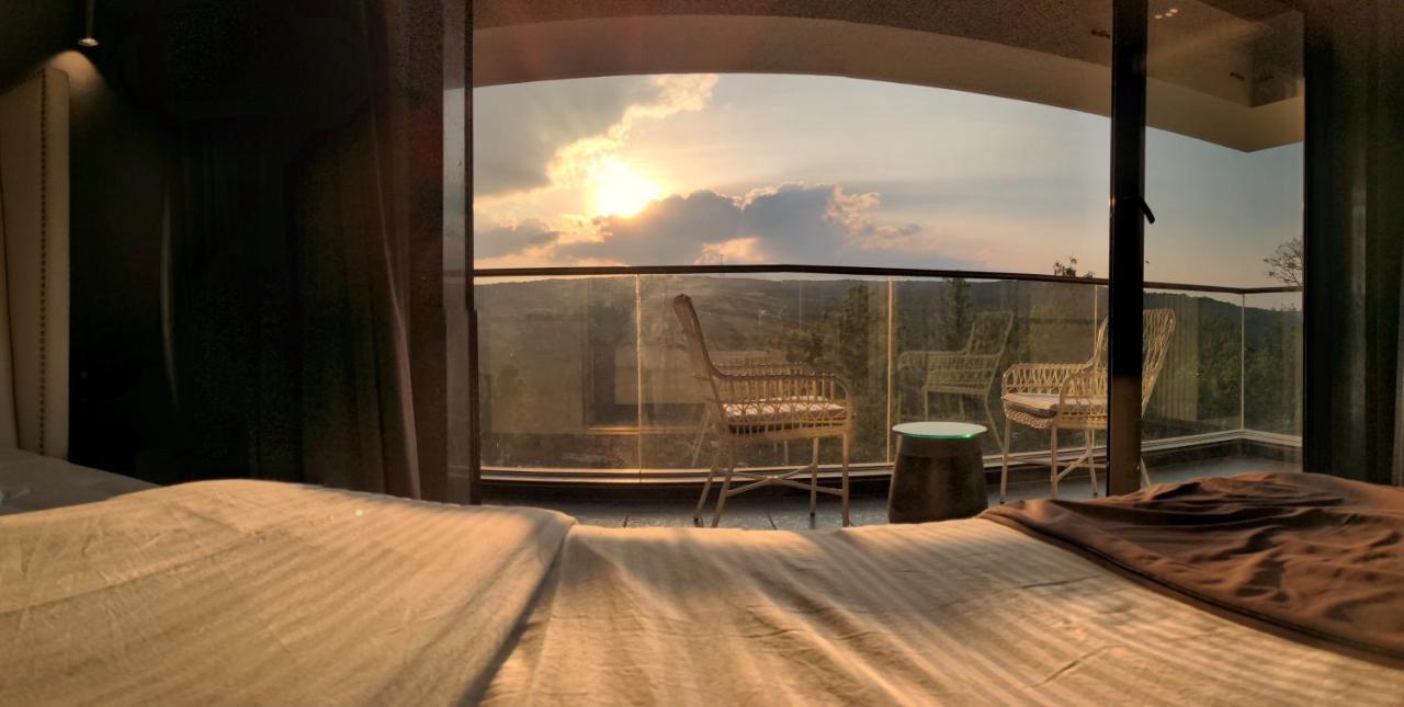 Mahābaleshwar Leela Resort, The Exotic Boutique Hotel - Pure Veg מראה חיצוני תמונה