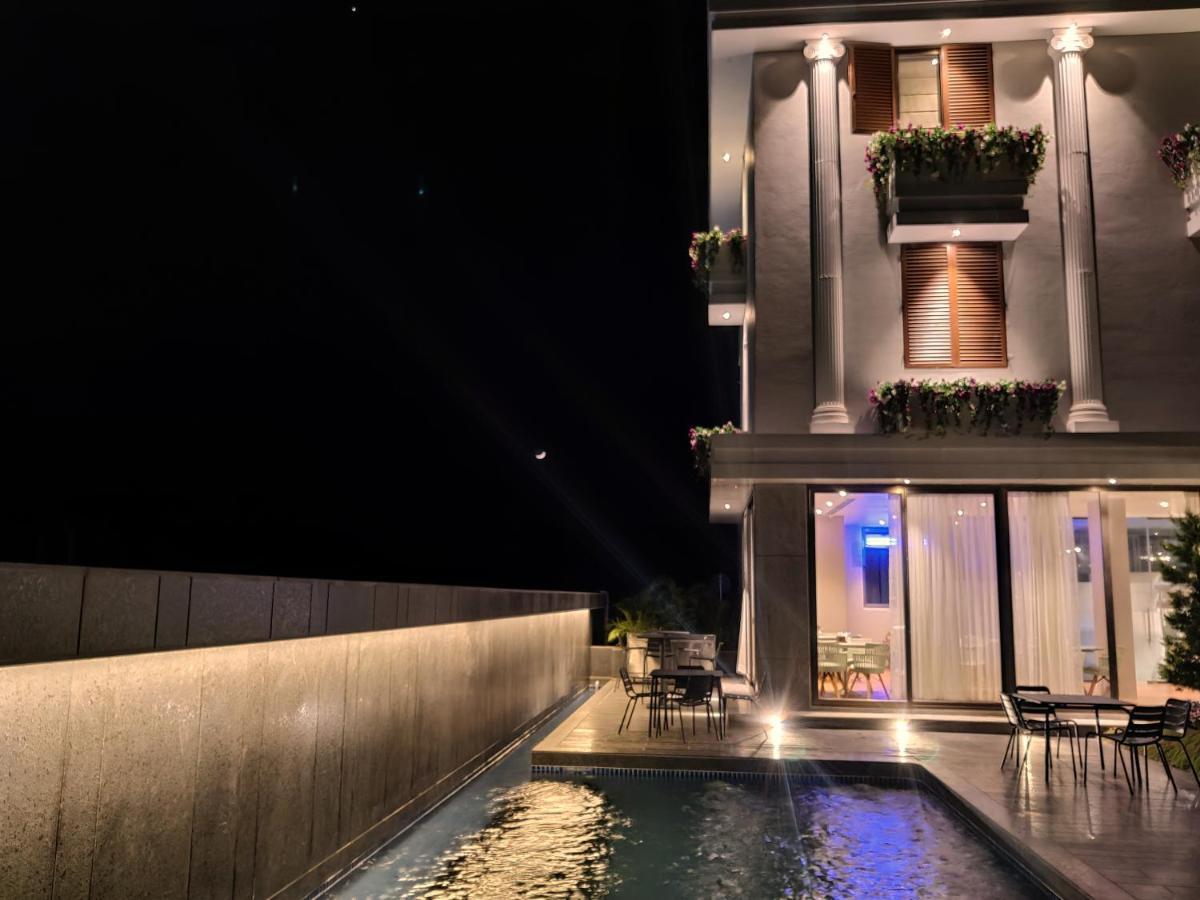 Mahābaleshwar Leela Resort, The Exotic Boutique Hotel - Pure Veg מראה חיצוני תמונה