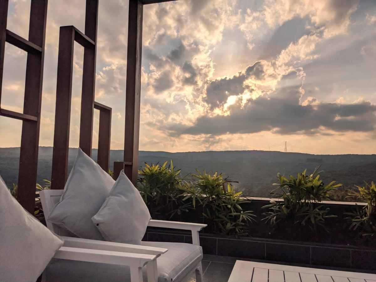 Mahābaleshwar Leela Resort, The Exotic Boutique Hotel - Pure Veg מראה חיצוני תמונה