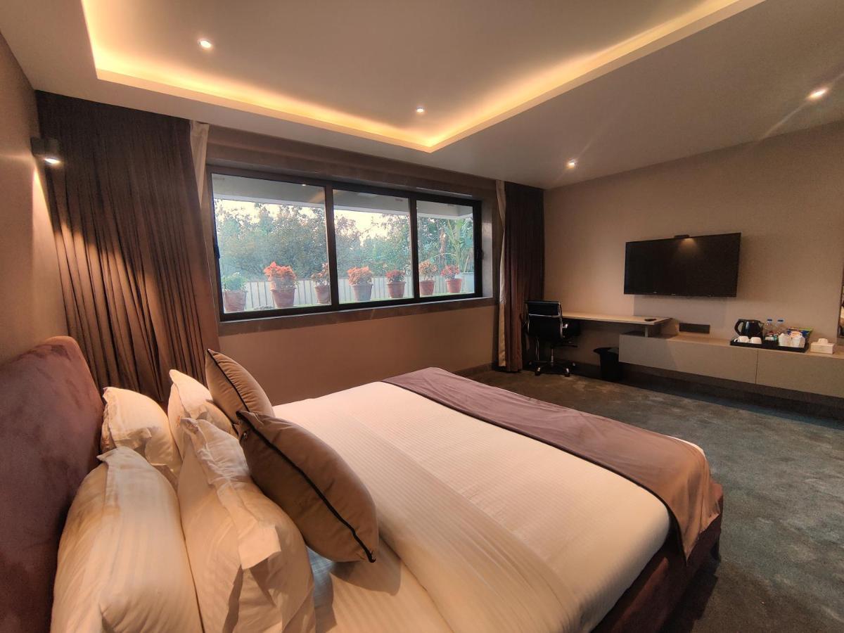 Mahābaleshwar Leela Resort, The Exotic Boutique Hotel - Pure Veg מראה חיצוני תמונה