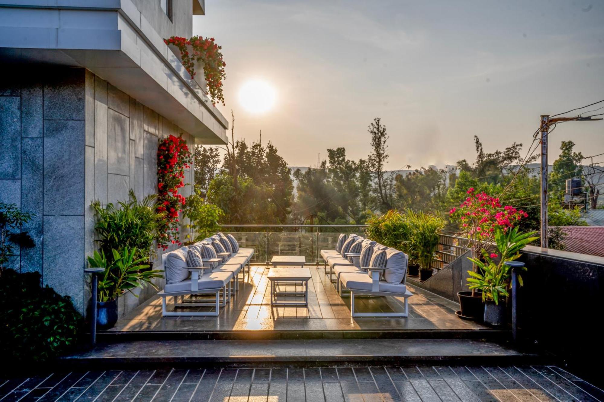 Mahābaleshwar Leela Resort, The Exotic Boutique Hotel - Pure Veg מראה חיצוני תמונה