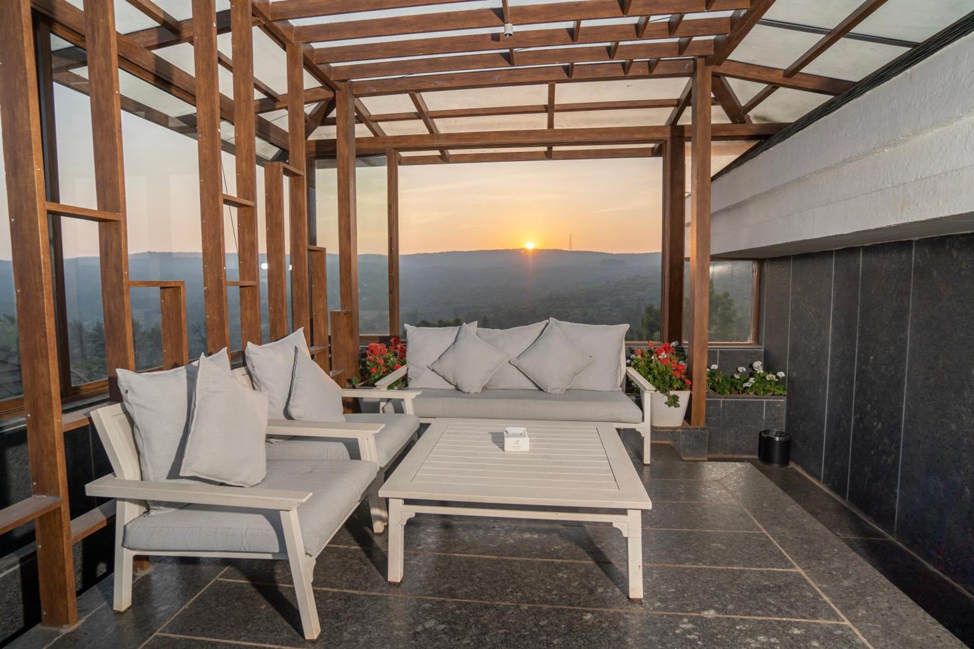 Mahābaleshwar Leela Resort, The Exotic Boutique Hotel - Pure Veg מראה חיצוני תמונה
